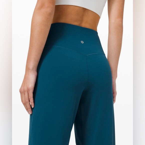 Lululemon Align Wide Leg Super-High-Rise Crop - Picture 3 of 5
